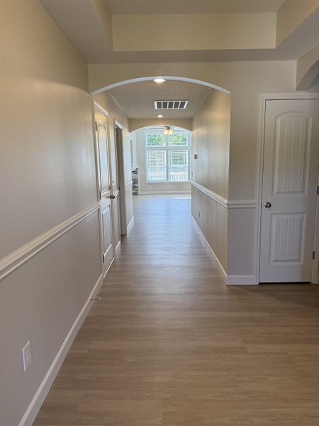 Spacious, unfurnished interior of a new home in Fall Creek, Inman (Image 4).