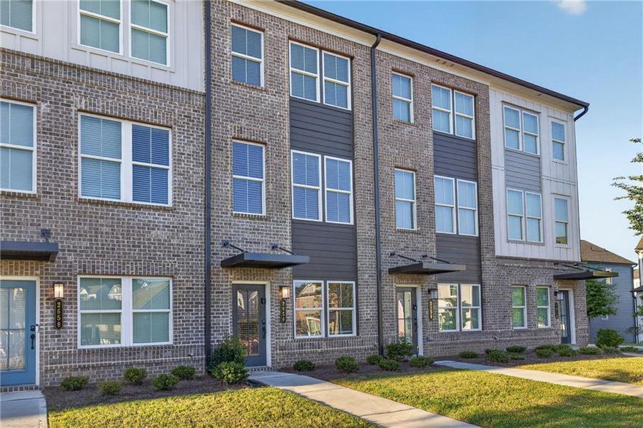 Condo located in Atlanta, GA showcasing its design and architecture (Image 3). Condo located in Atlanta, GA showcasing its design and architecture (Image 3).