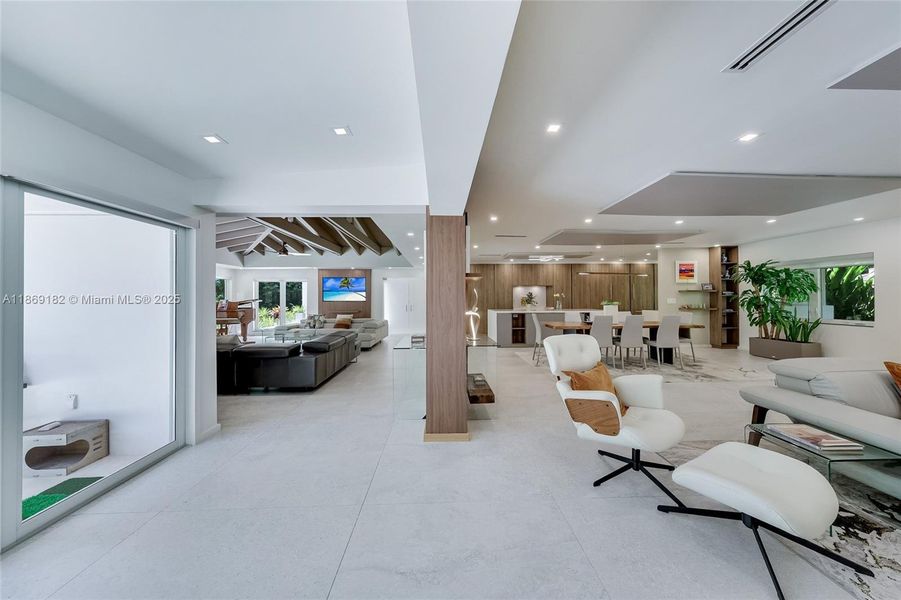 Furnished interior view inside a new home in , Coral Gables (Image 33).