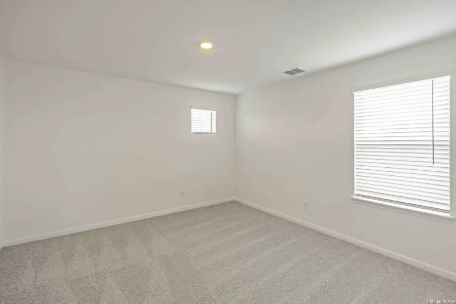 Spacious, unfurnished interior of a new home in , San Antonio (Image 7).