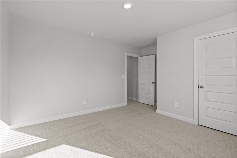 Spacious, unfurnished interior of a new home in Brayfield Manor - Signature Collection, Wellford (Image 25).