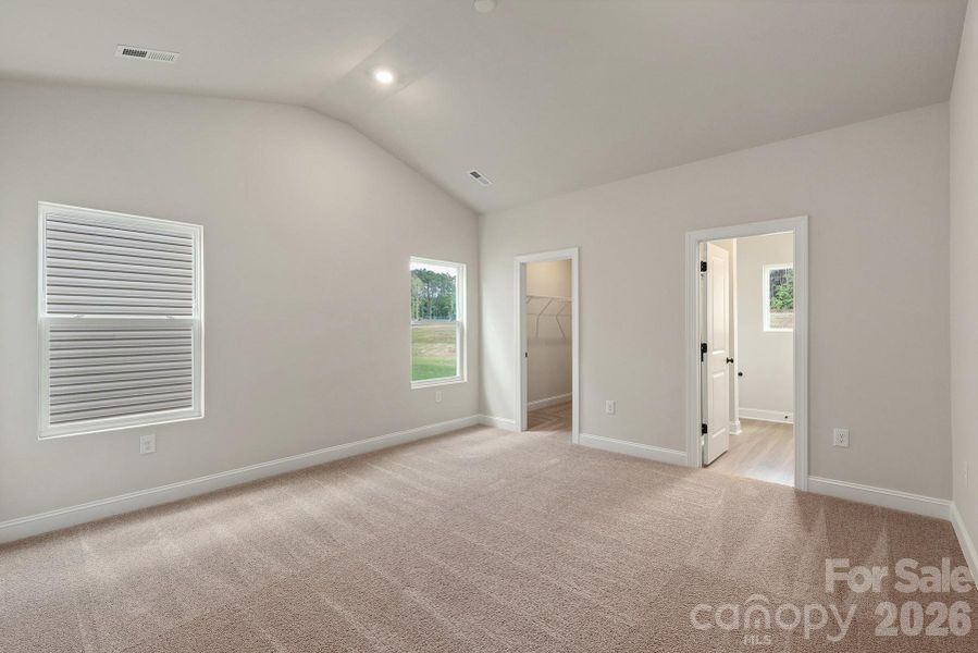 Spacious, unfurnished interior of a new home in Ascot Woods, Charlotte (Image 8).