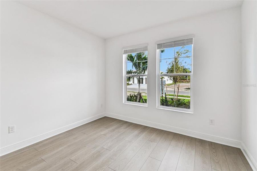 Spacious, unfurnished interior of a new home in Hawkstone, Sarasota (Image 23).