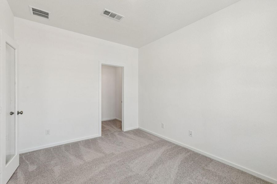 Spacious, unfurnished interior of a new home in River Ranch, Dayton (Image 24).