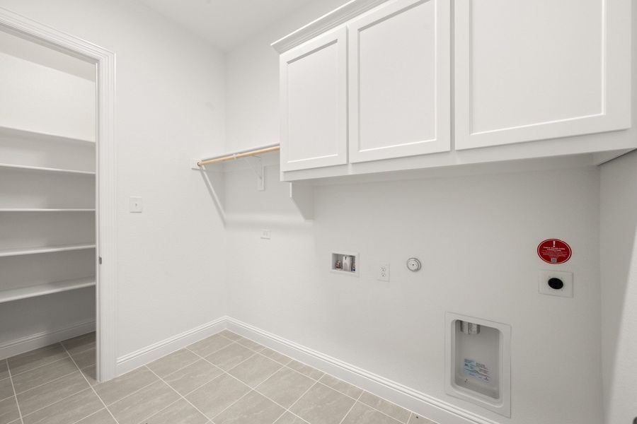 Spacious, unfurnished interior of a new home in Redden Farms, Midlothian (Image 17).