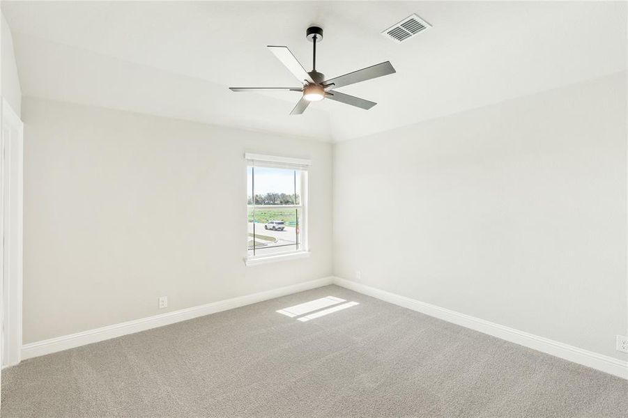 Spacious, unfurnished interior of a new home in Glenbrook, Red Oak (Image 32).