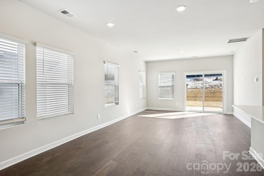 Photo is not of the actual home, but is an inspirational photo of builder’s model home and may depict options, furnishings, and/or decorator features that are not included Photo is not of the actual home, but is an inspirational photo of builder’s model home and may depict options, furnishings, and/or decorator features that are not included