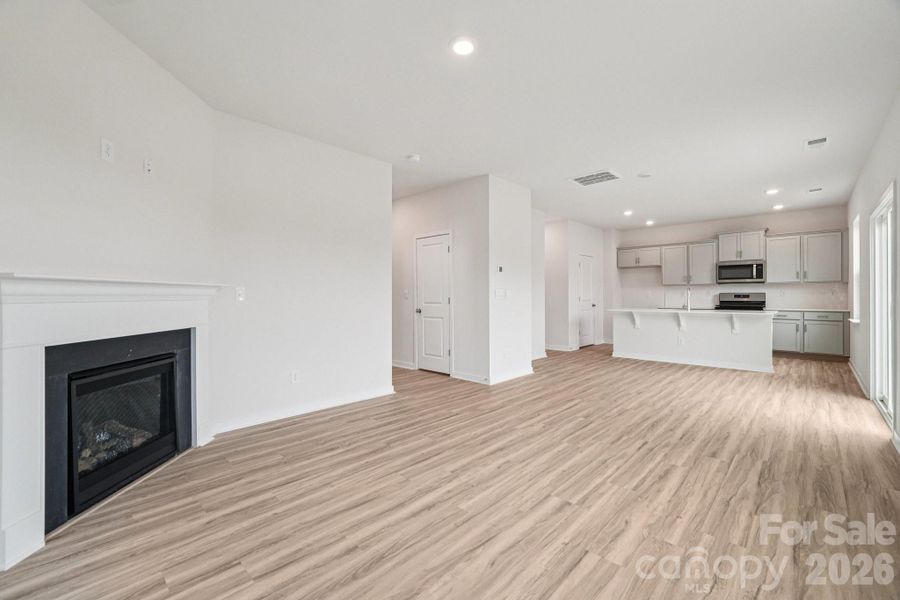 Spacious, unfurnished interior of a new home in Clark Creek Landing, Lincolnton (Image 22).