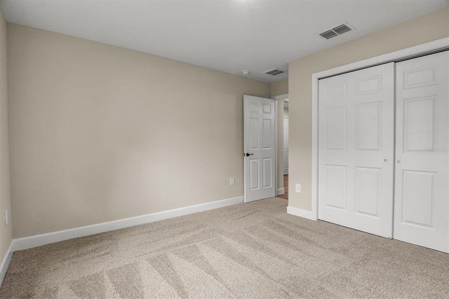 Spacious, unfurnished interior of a new home in , Eagle Lake (Image 25).