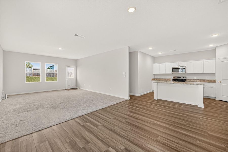 Spacious, unfurnished interior of a new home in Chapel Run, Montgomery (Image 41). Spacious, unfurnished interior of a new home in Chapel Run, Montgomery (Image 41).