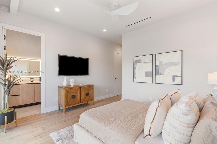 Furnished interior view inside a new home in , Fort Lauderdale (Image 20).