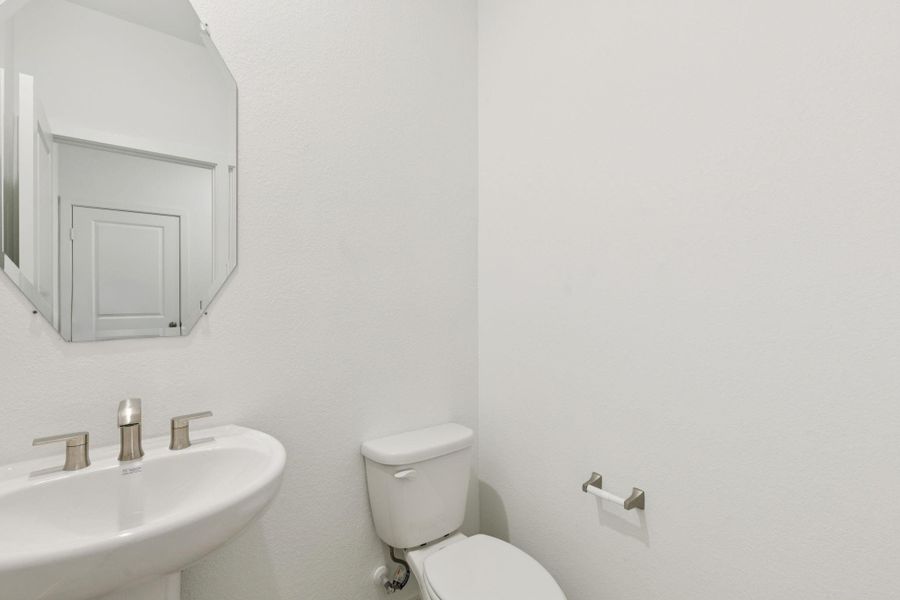 Furnished interior view inside a new home in Windcress, Baytown (Image 9).