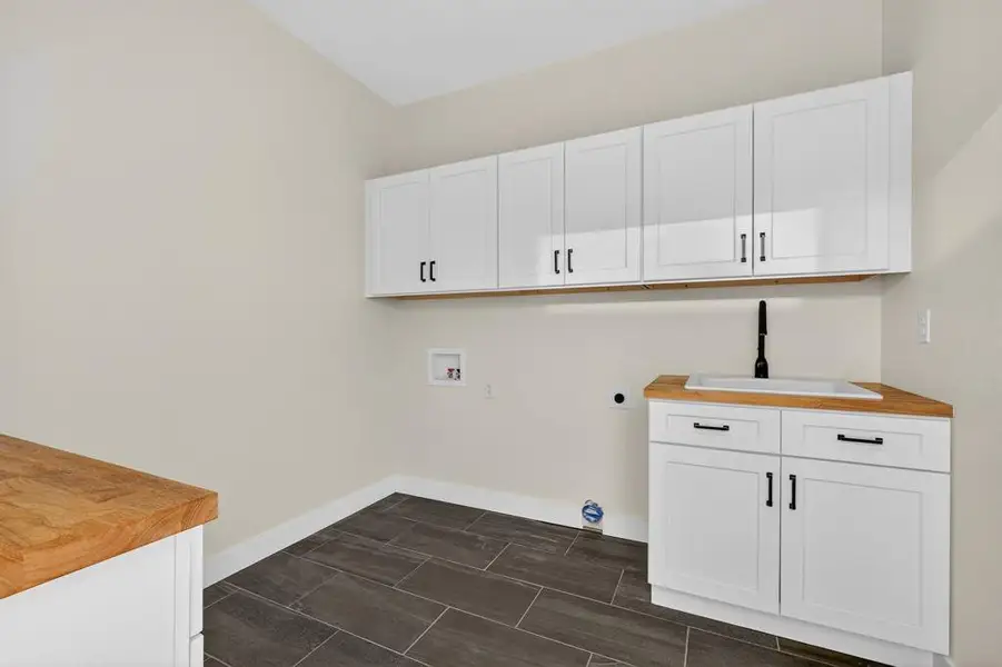 Image 27 of a home in . Image 27 of a home in .