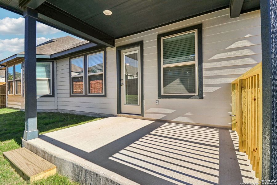 Exterior details and patio area of a home in Arcadia Ridge - Classic Series, San Antonio (Image 3).