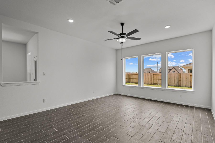 Photo does not represent actual home options and selection. Ask Sales consultant for specific selections.