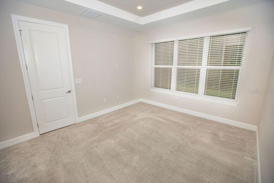 Spacious, unfurnished interior of a new home in , Wesley Chapel (Image 12).