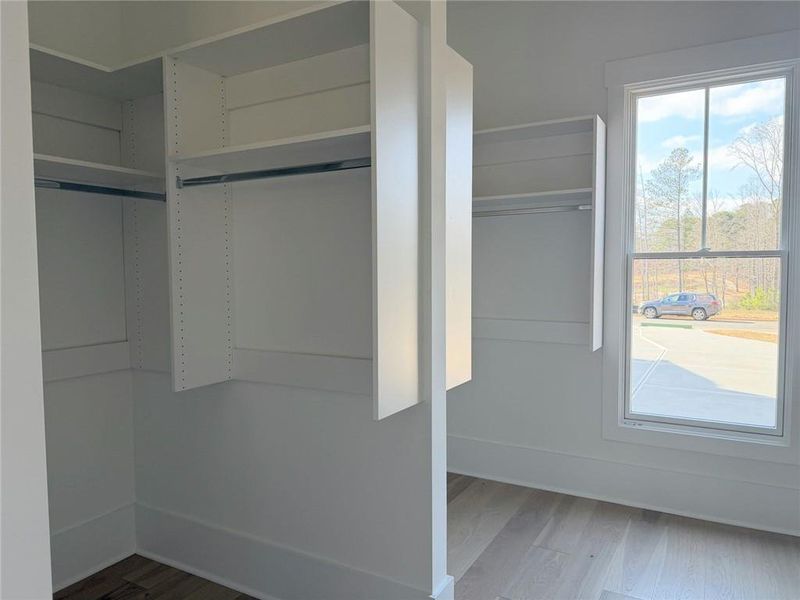 Spacious, unfurnished interior of a new home in Woodford, Acworth (Image 17).