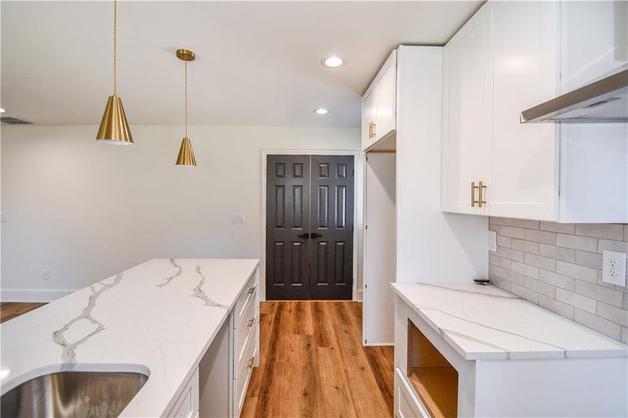 Furnished interior view inside a new home in , Atlanta (Image 7).