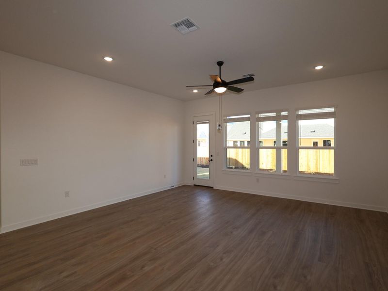 Spacious, unfurnished interior of a new home in Barksdale, Leander (Image 28). Spacious, unfurnished interior of a new home in Barksdale, Leander (Image 28).