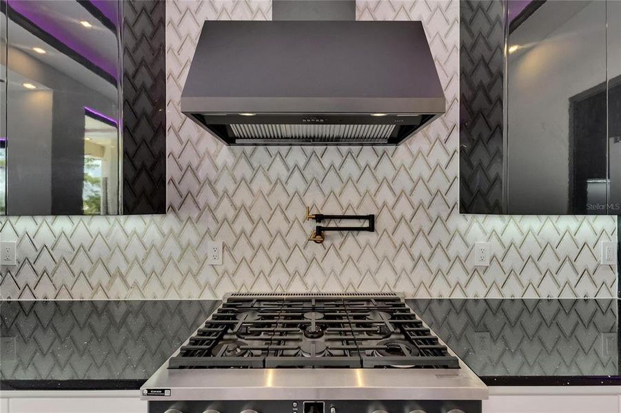 Furnished interior view inside a new home in , Apollo Beach (Image 36).