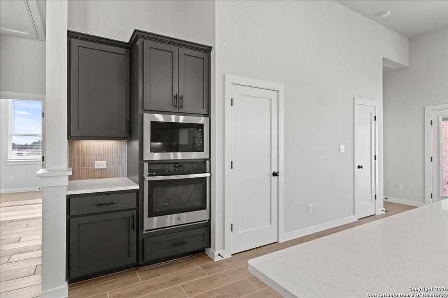 Furnished interior view inside a new home in Meyer Ranch, New Braunfels (Image 11).