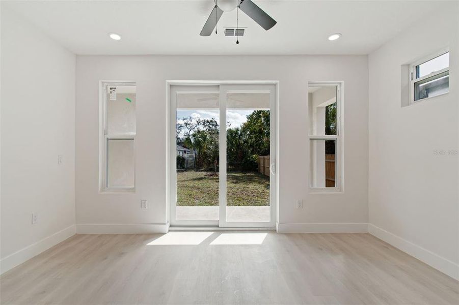 Spacious, unfurnished interior of a new home in , Tampa (Image 65).