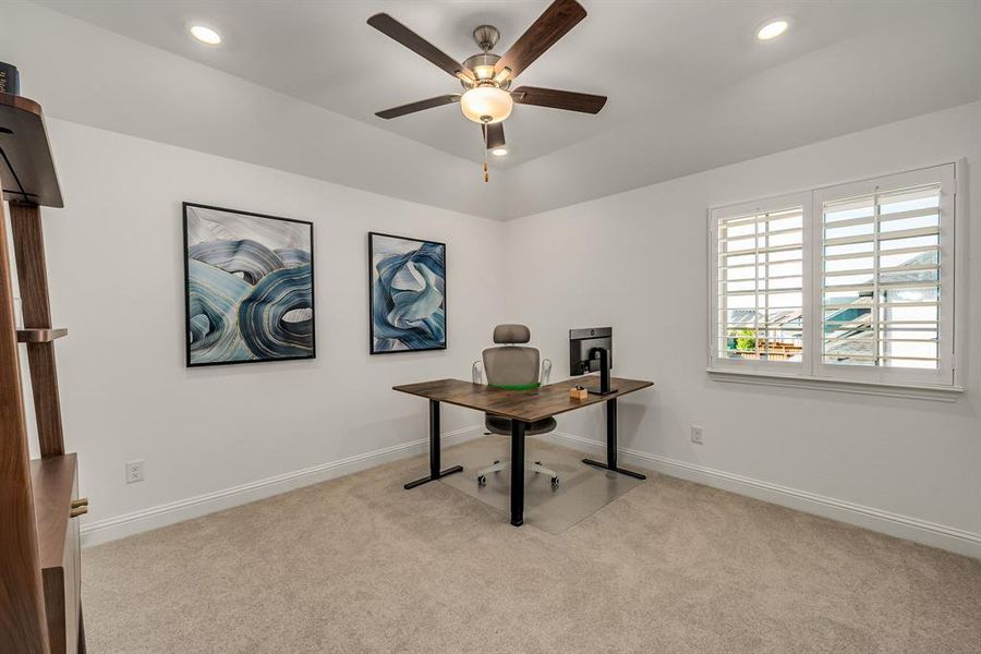 Furnished interior view inside a new home in Fields Villas - Darling Homes, Frisco (Image 15). Furnished interior view inside a new home in Fields Villas - Darling Homes, Frisco (Image 15).