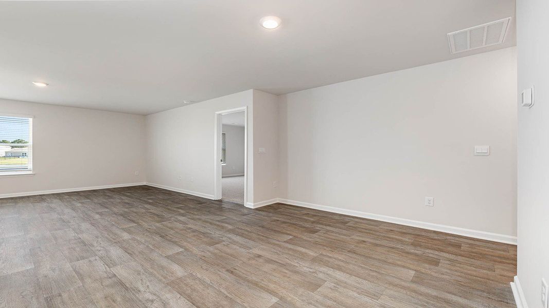 Spacious, unfurnished interior of a new home in Dove Crossing, Conway (Image 11).