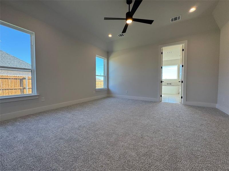 Spacious, unfurnished interior of a new home in Coyote Crossing, Godley (Image 10). Spacious, unfurnished interior of a new home in Coyote Crossing, Godley (Image 10).