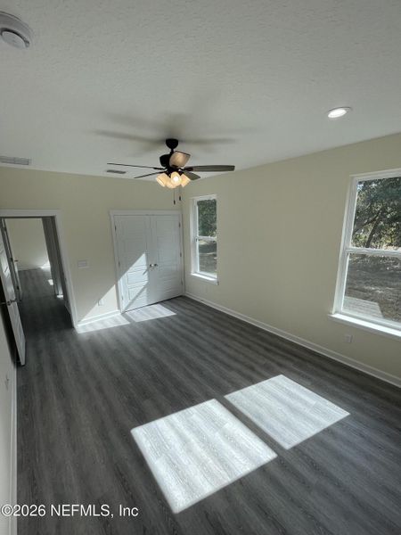 Spacious, unfurnished interior of a new home in , Keystone Heights (Image 21).