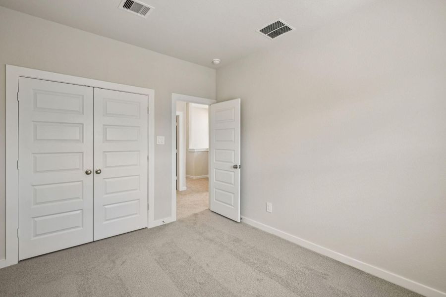Spacious, unfurnished interior of a new home in Kemah Crossing - City Series, Kemah (Image 36).