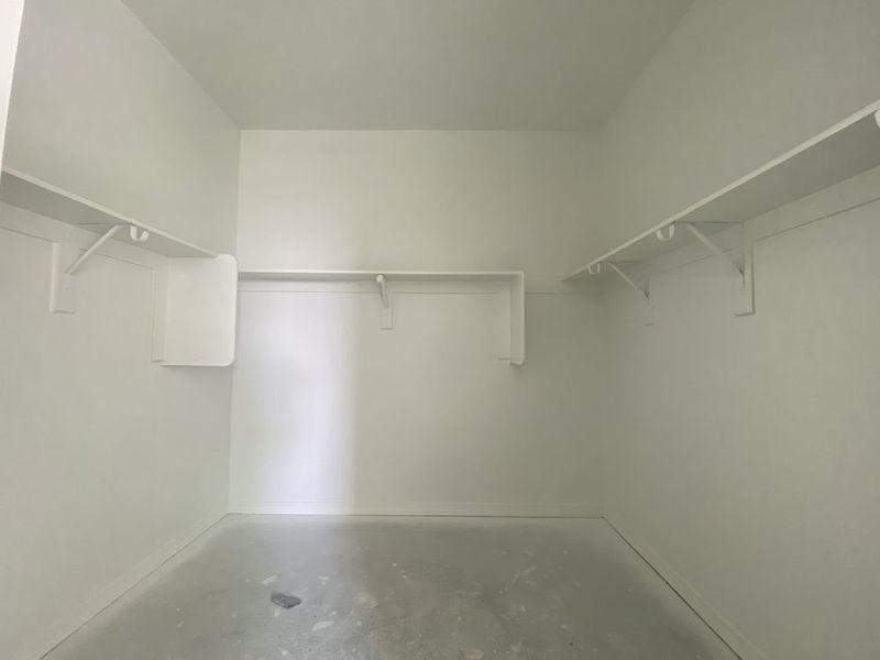 Primary suite walk in closet