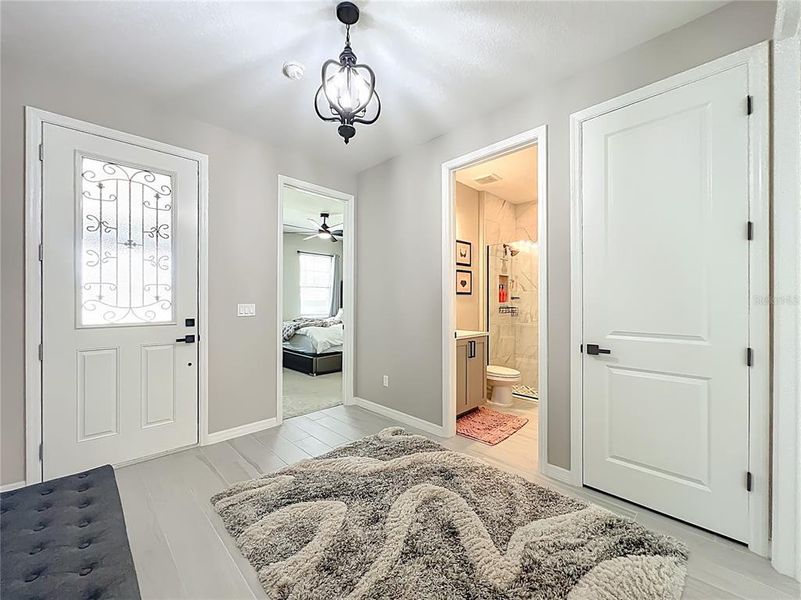 Spacious, unfurnished interior of a new home in , Clermont (Image 25).