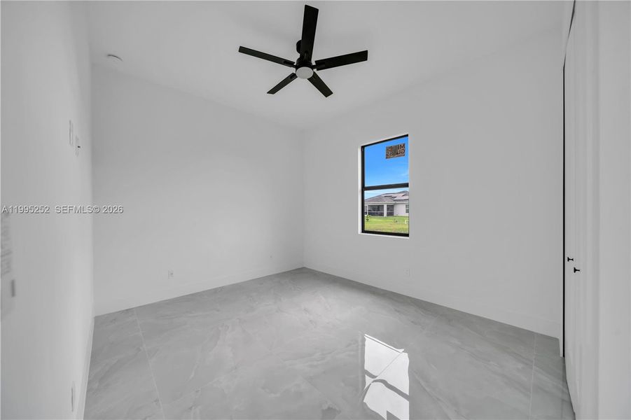 Spacious, unfurnished interior of a new home in , Cape Coral (Image 28).