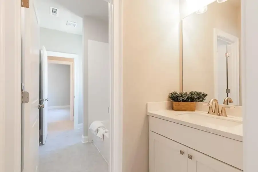 Furnished interior view inside a new home in Aberdeen, Hoschton (Image 15).