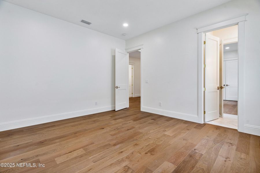 Spacious, unfurnished interior of a new home in , St. Augustine (Image 25).