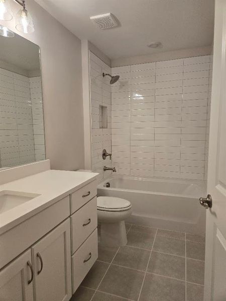 Furnished interior view inside a new home in , Cartersville (Image 5).