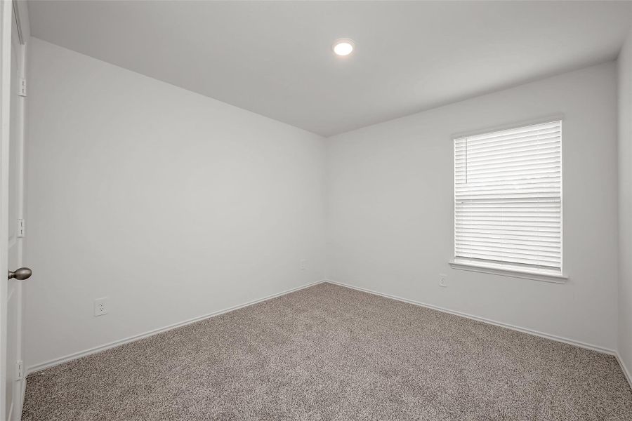 Spacious, unfurnished interior of a new home in Breckenridge Forest, Spring (Image 40).