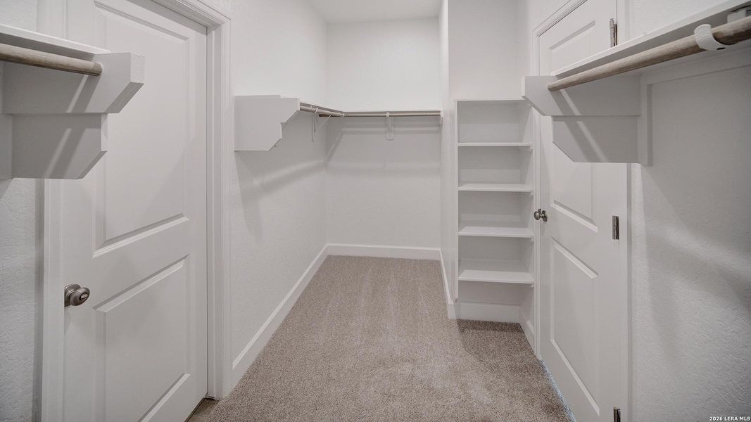 Spacious, unfurnished interior of a new home in Ladera, San Antonio (Image 18).