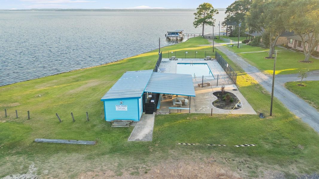 Community amenities in , Point Blank (Image 38).