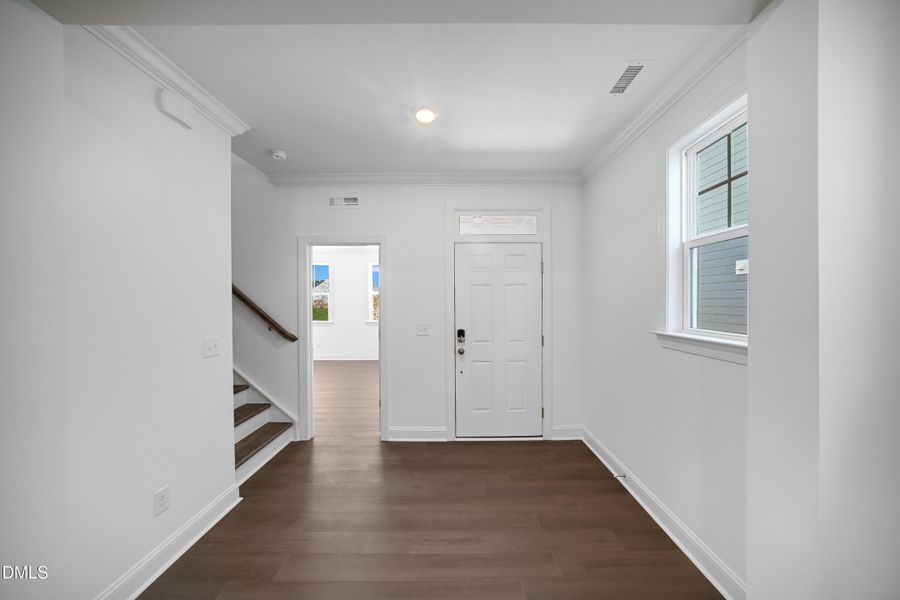 SUN_Stoneriver_Pic_Waterbury_Foyer_1of2