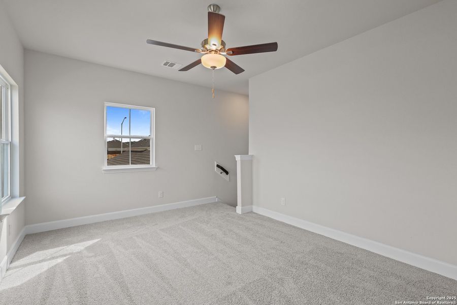 Spacious, unfurnished interior of a new home in Homestead, Schertz (Image 31).