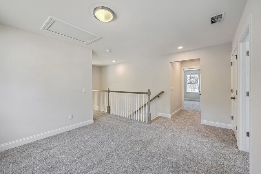 Spacious, unfurnished interior of a new home in , Summerville (Image 25).