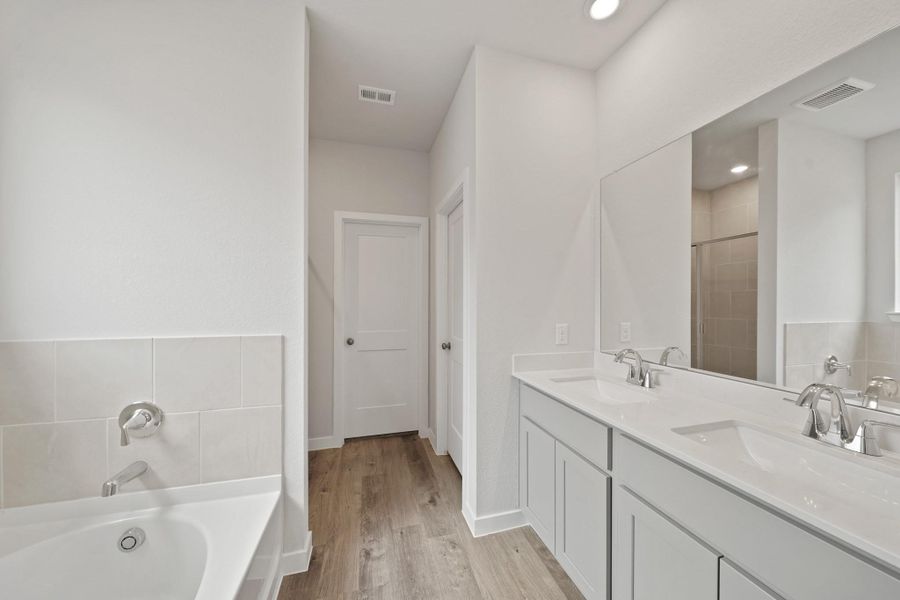 Furnished interior view inside a new home in Russell Ranch, Bay City (Image 7).