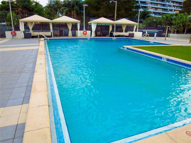 Community amenities in , Miami (Image 24).
