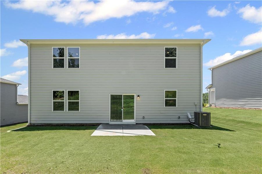 Exterior details and patio area of a home in Avery Ridge, Gainesville (Image 3).