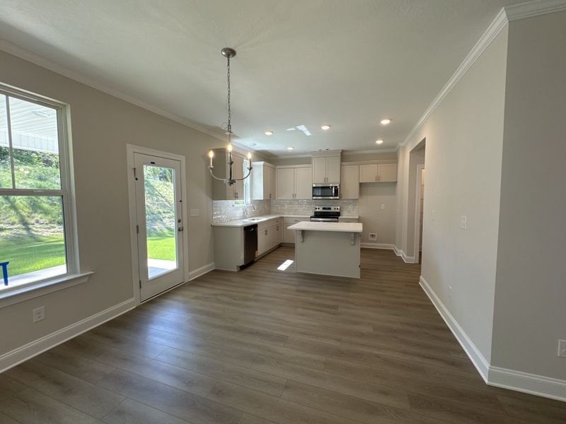 Spacious, unfurnished interior of a new home in Forrest Bluff, North Augusta (Image 23).