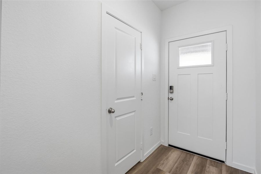 Spacious, unfurnished interior of a new home in Allison Park, Houston (Image 11).