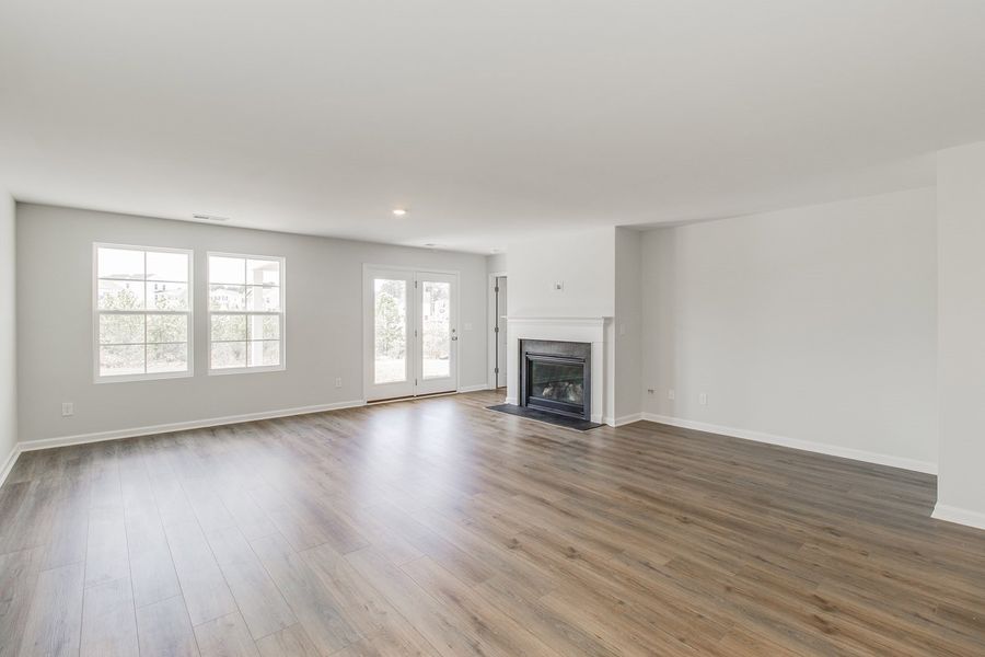 Spacious, unfurnished interior of a new home in Ellington, Elgin (Image 18).