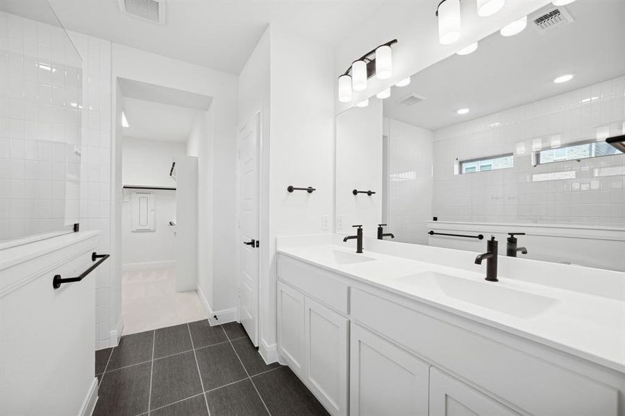 Furnished interior view inside a new home in Creekshaw – Gardens, Royse City (Image 9). Furnished interior view inside a new home in Creekshaw – Gardens, Royse City (Image 9).